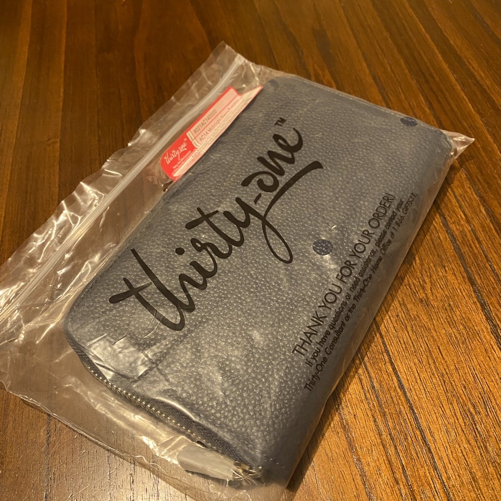 Midnight Navy Pebble All About The Benjamins Wallet NWT